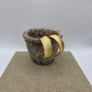 Chic Gold Mesh Betty Carre Earrings